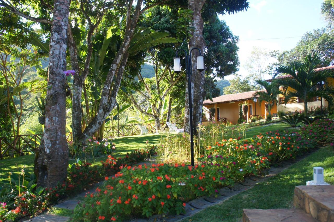 Hotel Cantinho Das Flores Guaramiranga Exterior photo